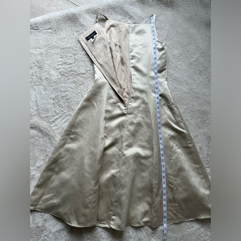 Dress - Picture 7 of 9
